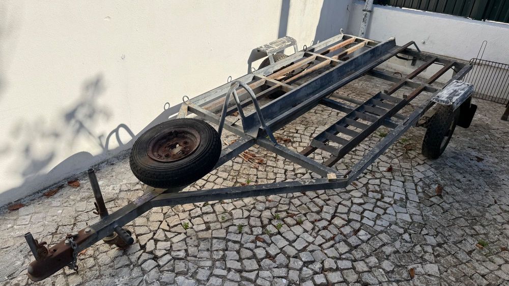 Atrelado para moto 2 ou 4 rodas
