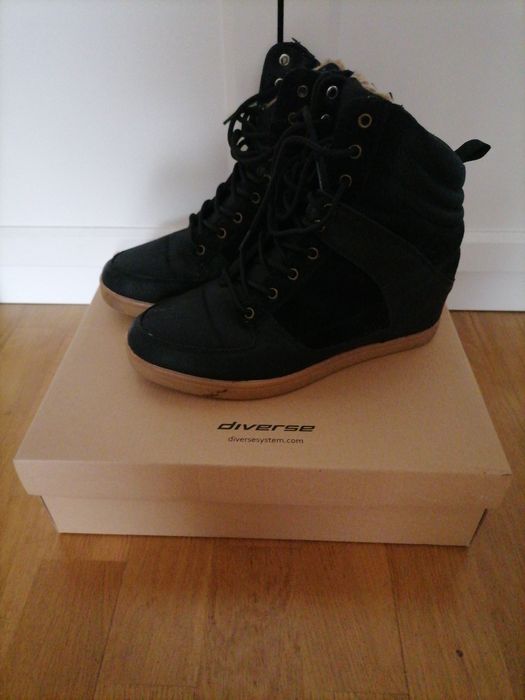 Buty zimowe firmy Diverse, rozmiar 40