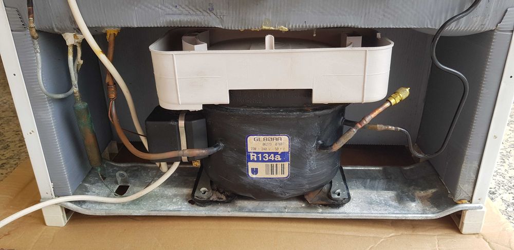 Frigorífico NARDI modelo AT275A para REVISÃO ou Peças