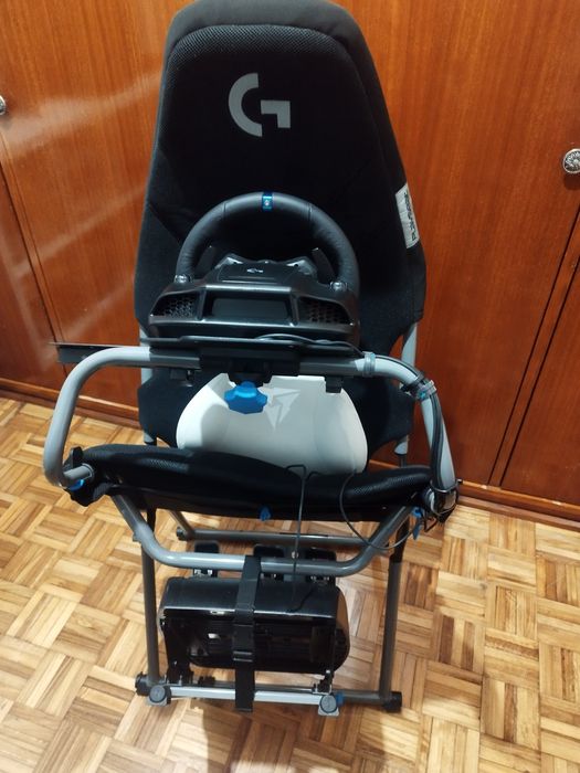 Volante g923 PlayStation / PC +  Cadeira Playseat