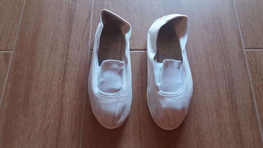 Sapatilhas Ginástica (1€ par)