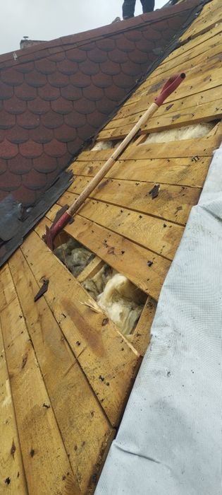 Naprawa dachu po kunie