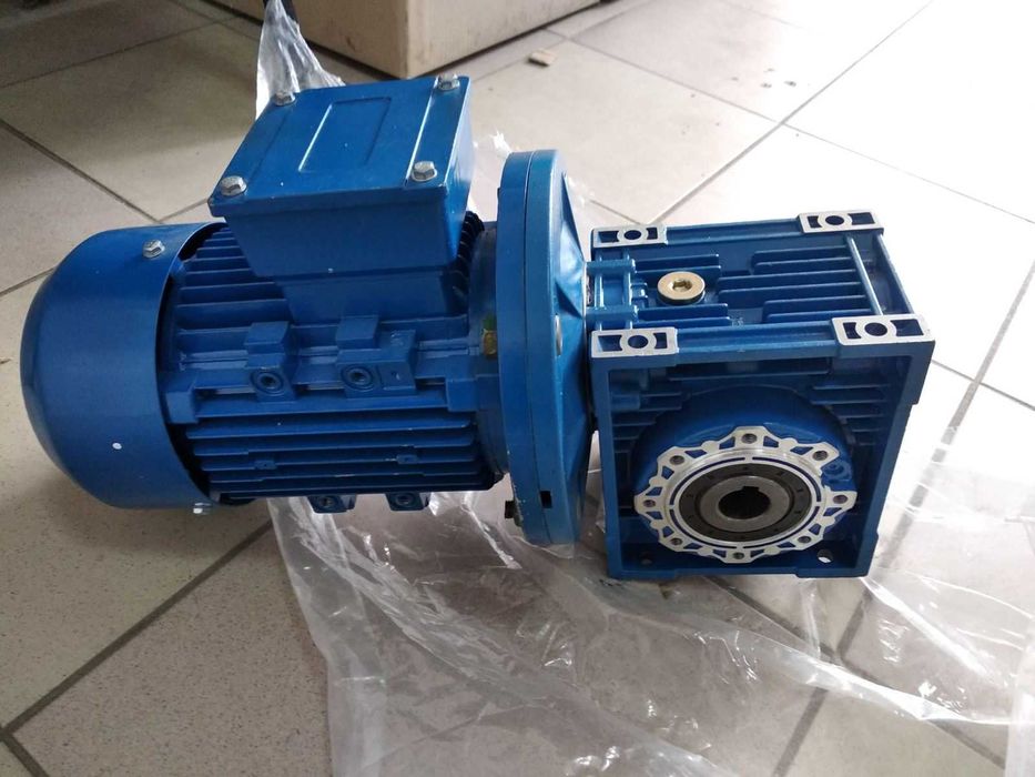 Мотор-редуктори, черв'ячні редуктори серії NMRV.