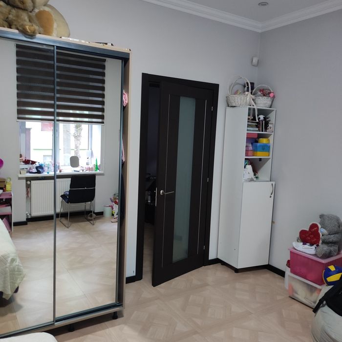 Продаж 4кн,квартири в будинку,р-н Кобилянської.