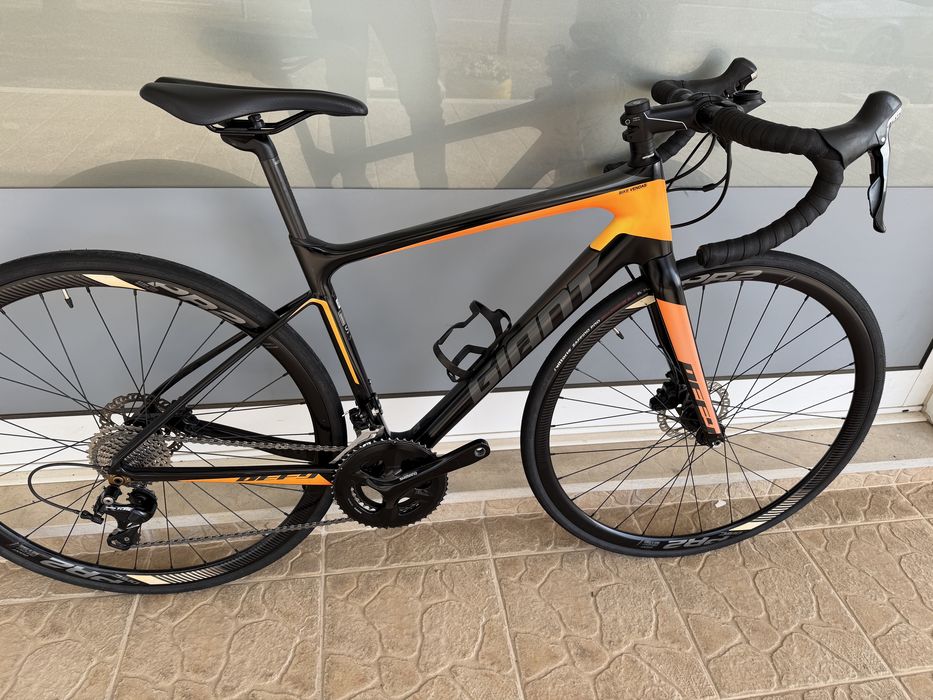 Bicicleta de estrada Giant em carbono - Disco
