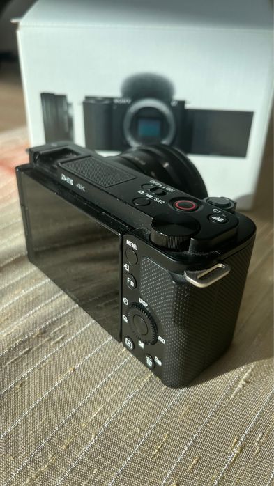Máquina Sony ZV-E10