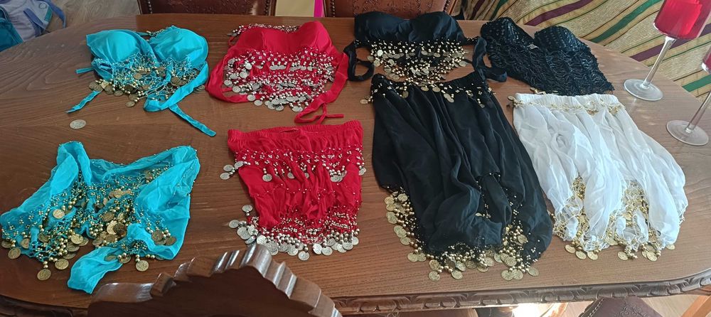 Cintos, saias e top de dança oriental