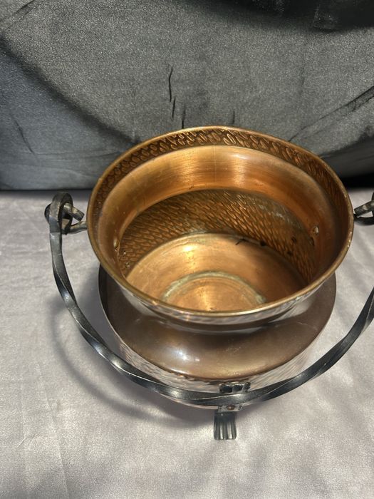 Miedziany Kwietnik Osłonka na Doniczkę Młotkowana, Kute Rączki i Nogi