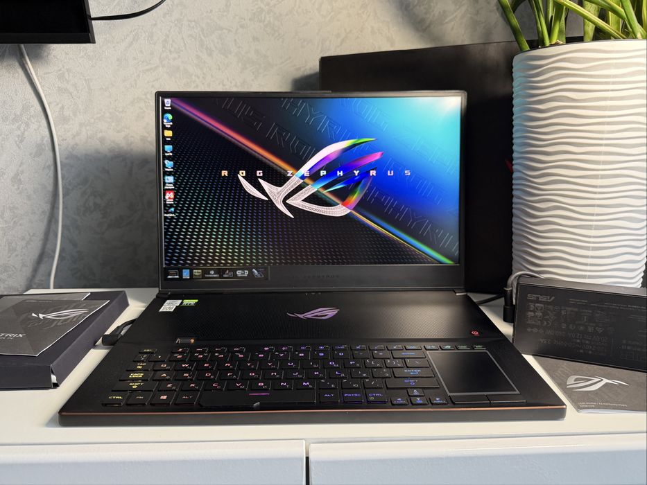 Rog Zephyrus G17/2070-8GB Super/300Hz/SSD1TB/i7-10th.