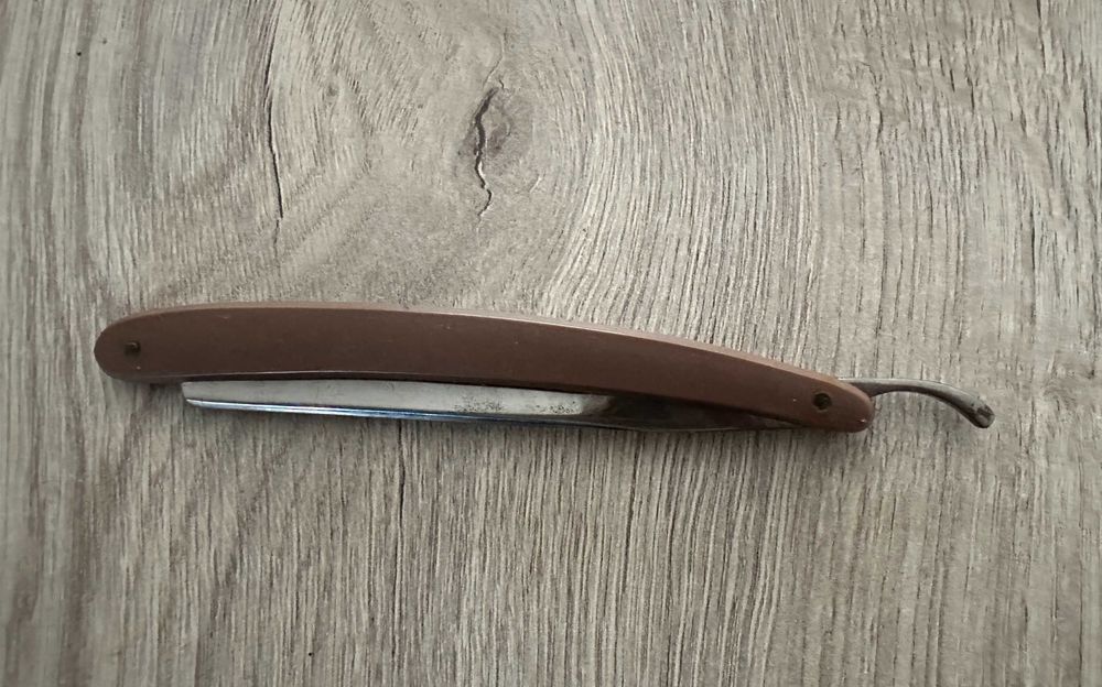 Stara zabytkowa brzytwa  do golenia  Wapienica