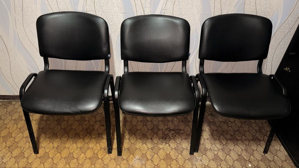 Продам офисные стулья