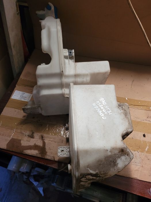 Zbiorniczek plynu spryskiwaczy Xenon pod webasto vw passat b6 2006r