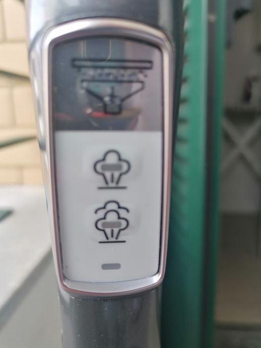 Aspirador vertical vac e steam.