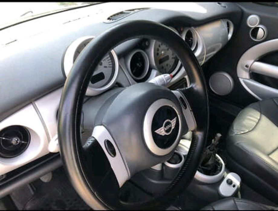 Міні купер 2001 року