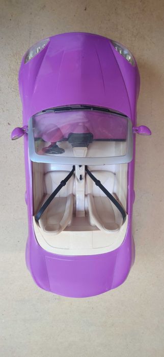 Carro cor violeta da Barbie