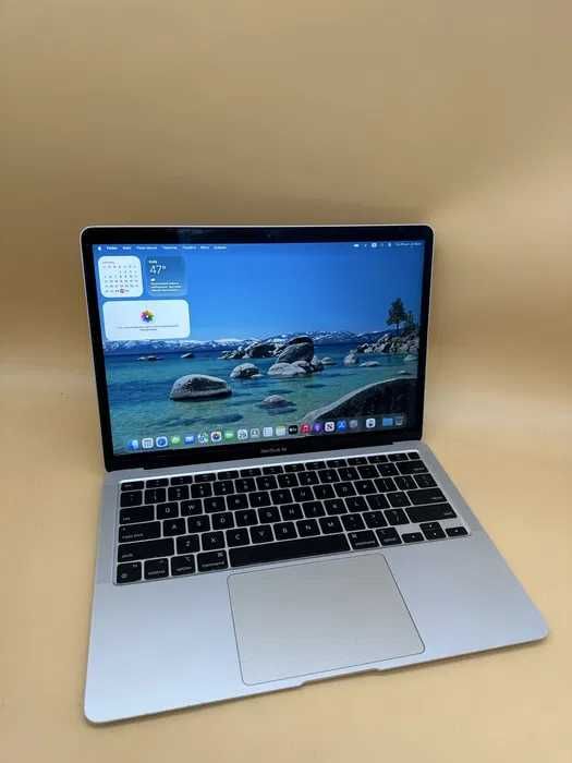 Продам Apple MacBook Air (M1, 2020)