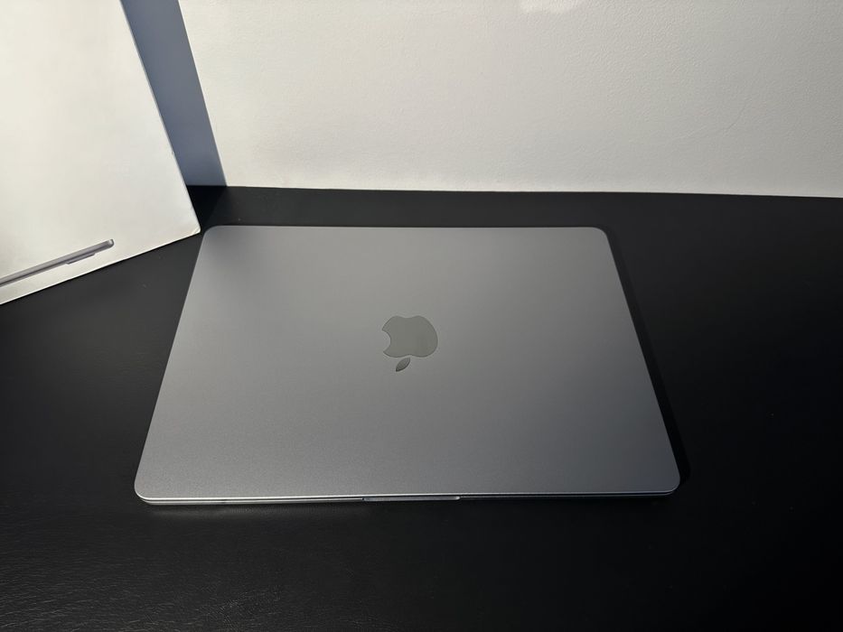 MacBook Air 13" M3 2024 - 8 GB RAM - 256 GB SSD [GARANTIA 2 ANOS]