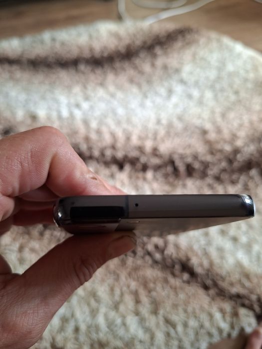 Продам Samsung galaxy s 22  8/128