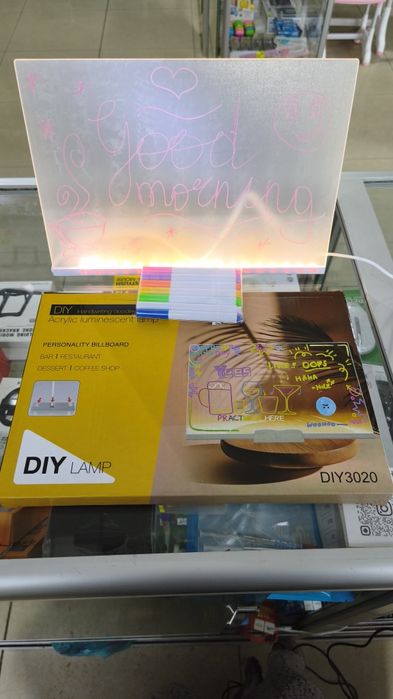 Електронна дошка з лед підсвіткою та 7 маркерів творча іграшка