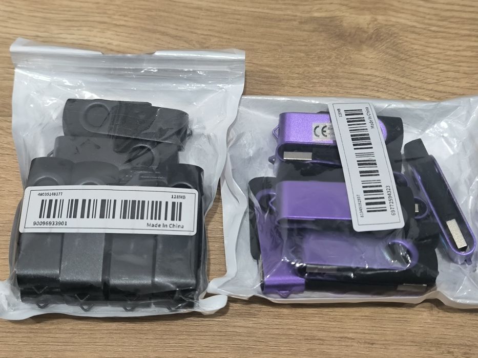 Pendrives 128MB à escolha