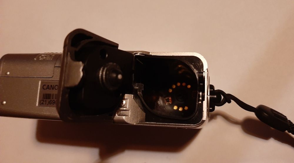 Aparat analogowy Canon IXUS Z50.