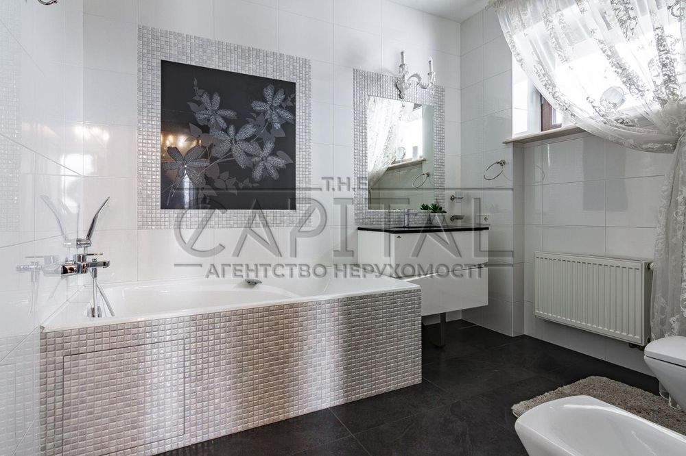 Продажа дома с бомбоубежищем, с. Хотов