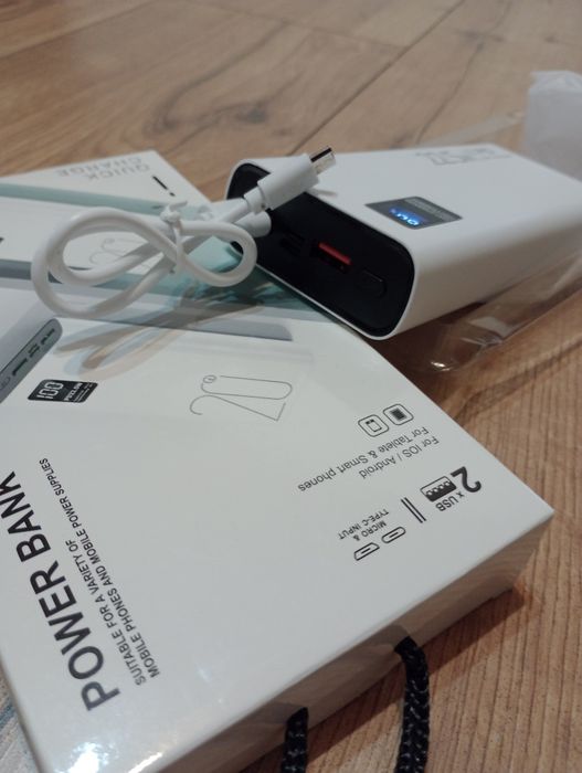 POWERBANK 20000mah/ 22,5w- Fast Charge/ Biały/ Czarny+kabelUSB-C