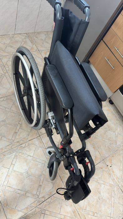 Vendo cadeira de rodas ortopedica