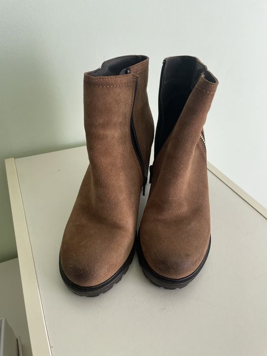 Botas em pele - tamanho 38 (usadas 1 vez)