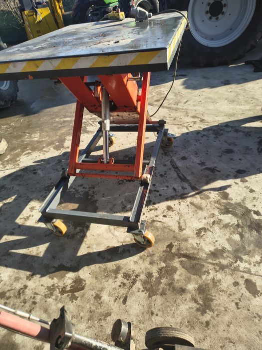 Podnośnik warsztatowy nożycowy