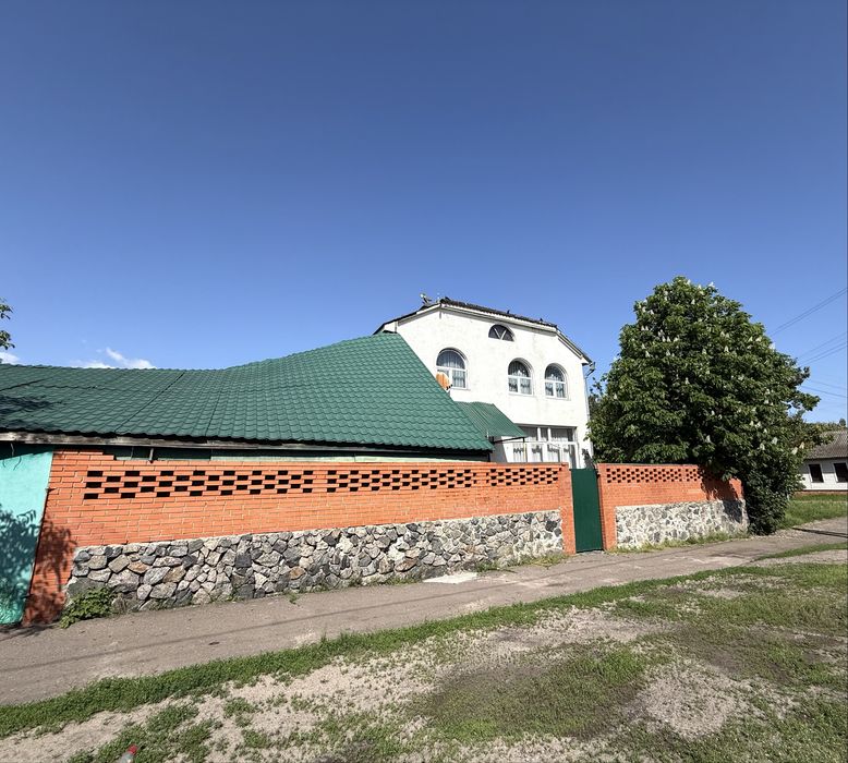 Подобова оренда будинка з Басейном