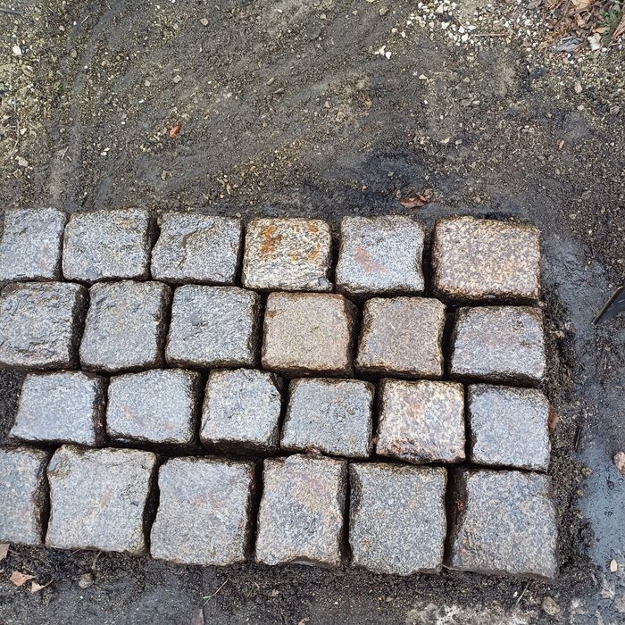Kostka granitowa z rozbiorki
