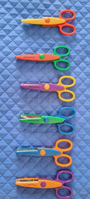 Conjunto de tesouras para contes divertidos