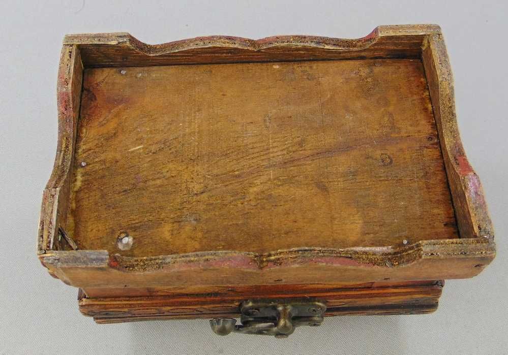 Drewniane pudełko, szkatułka