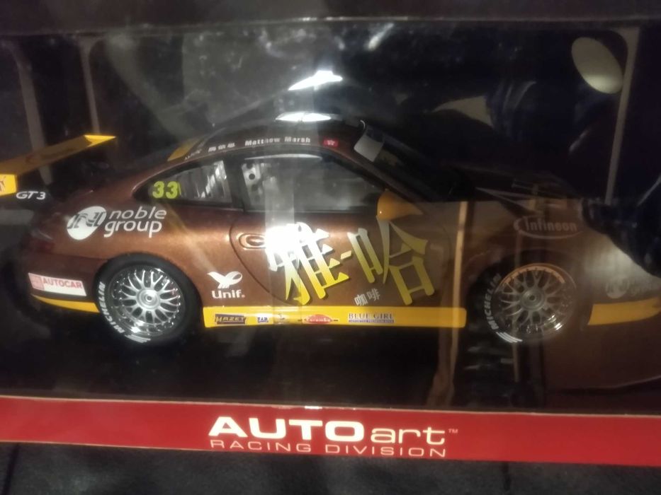 AutoArt 1:18 Porsche 911 GT3R A-Ah Asian Carrera Cup - Novo