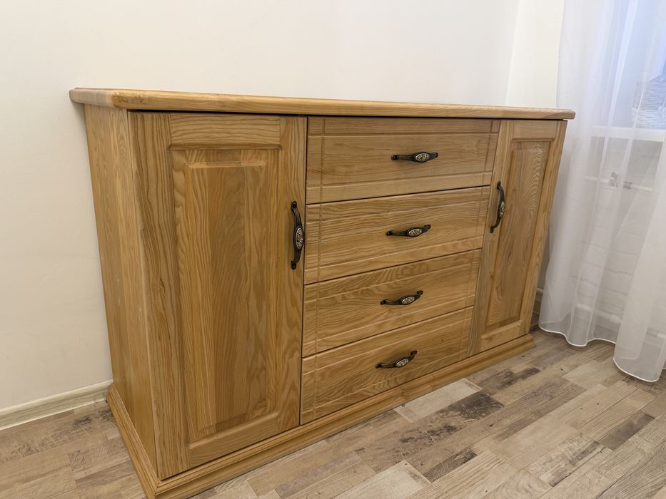 Дубовий комод, ручна робота