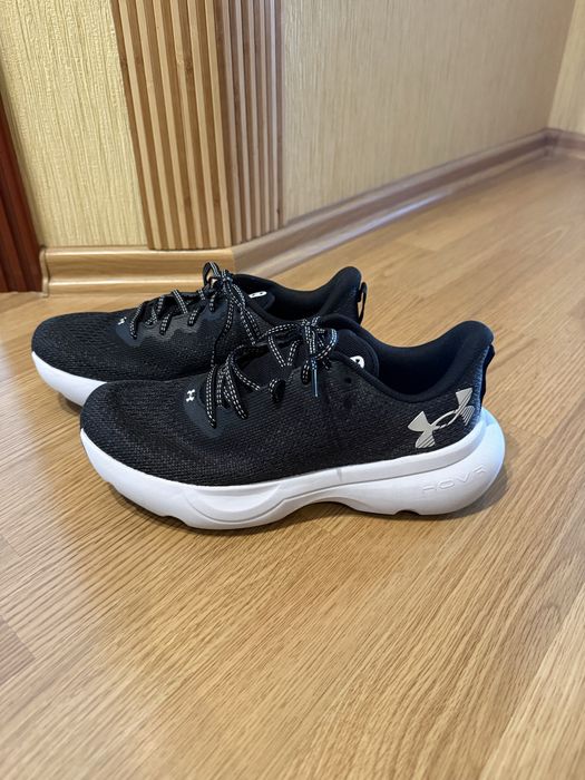 Under Armour кроссовки для бега infinite black/white р.37-38 женские