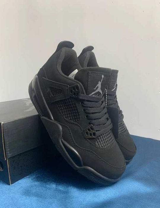 Buty do koszykówki_Jordan_4_Retro_Black_Cat R.38