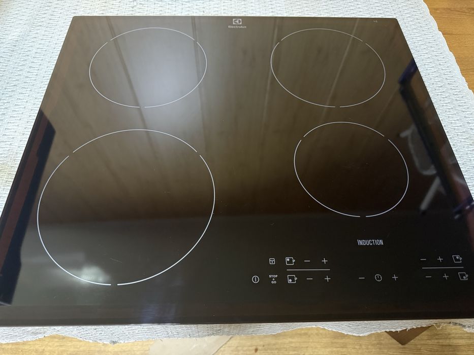 Варильна поверхня електрична (індукція) Electrolux EHH56340FK