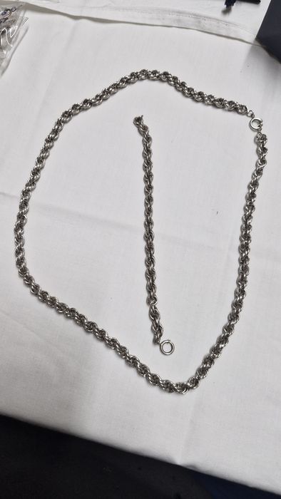 Fio e pulsseira em prata