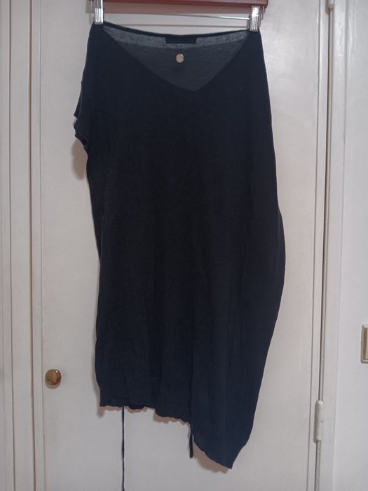 Túnica Preta c/ detalhe assimétrico