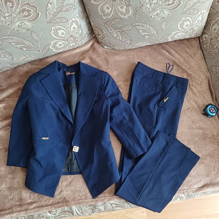 Брючний костюм на дівчинку, можна в школу 36