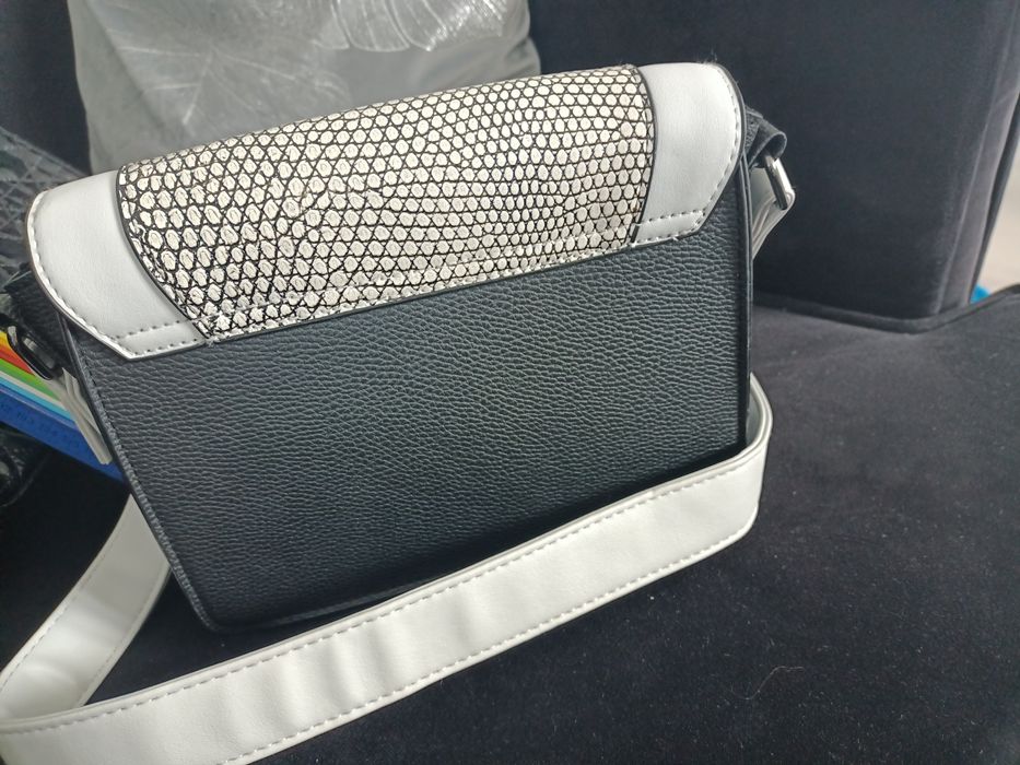 Torebka kuferek kopertówka centki szara