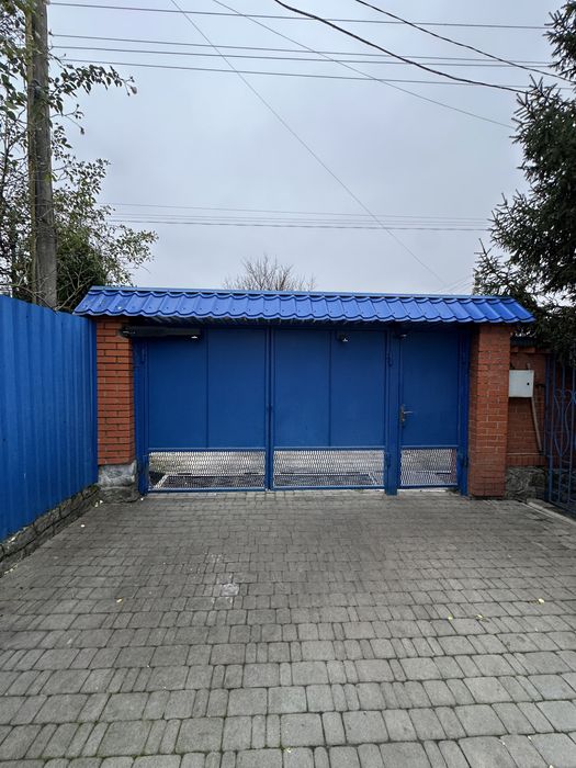 Продаж будинку на Стратосверній