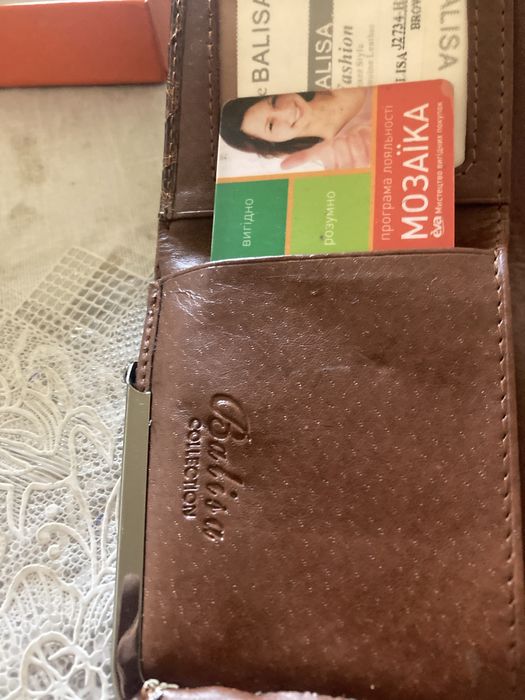 Продам кошелек лаковый