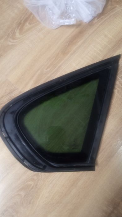 Скло БМВ Х6 оригінал 08-13