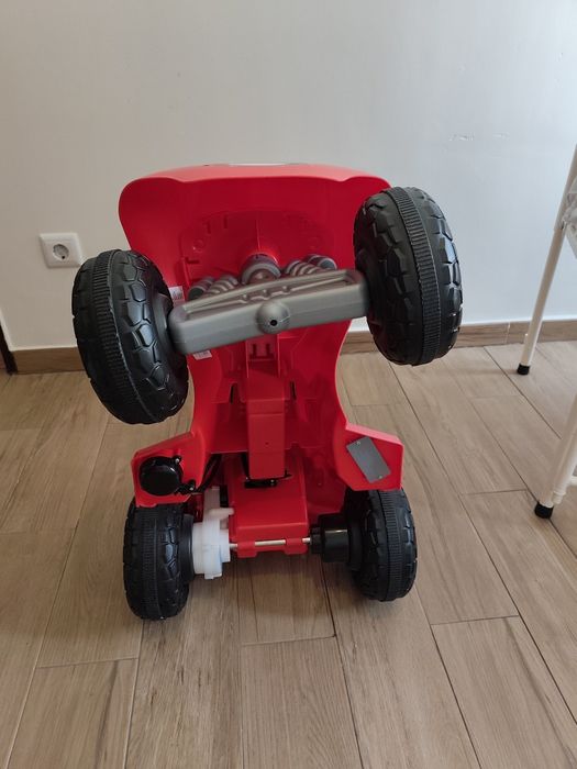 Carro elétrico faísca mcqueen criança até 4 anos