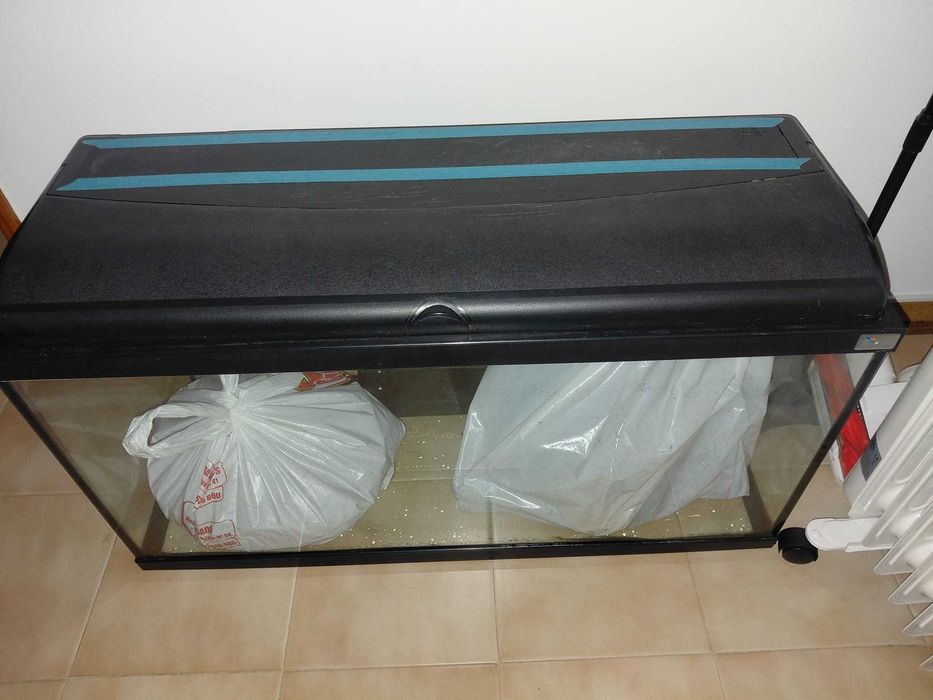 Aquário Aquatlantis 100lt e Filtragem Biobox 2 (Completo)