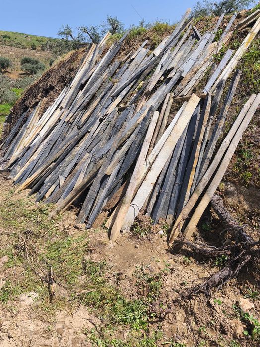 Vigas de cimento e Pedras para vinha - 2 metros