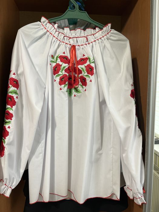 Вишиванка нова.     Р